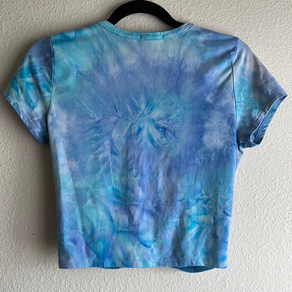Blue Tie Dye Cropped Top Twist Front Blouse - Picture 9 of 11